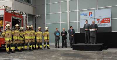 Port Authority and Territorial Council present new firefighting outfits to Biscay fire brigade