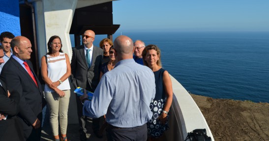 El nuevo observatorio del faro de Matxitxako permite a científicos y ciudadanía contemplar aves y fauna marina