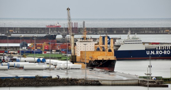 Gamesa Eólica se implanta en el puerto de Bilbao