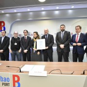 Oregi entrega a la Autoridad Portuaria de Bilbao la certificación medioambiental EMAS