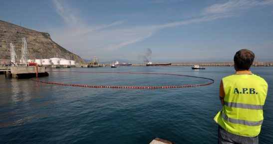 El Puerto de Bilbao realiza un simulacro  de lucha contra la contaminación marina