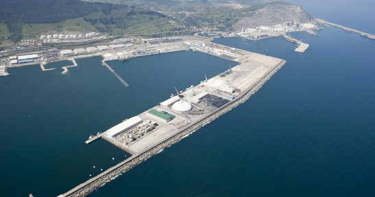 Two new companies, Cespa Gestión de Residuos and Saisa, set up inside the Port of Bilbao.