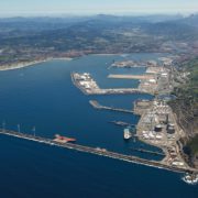The Bilbao Port Lab advisory committee reviews the hundred or so innovation projects submitted to improve the competitiveness of the Port of Bilbao
