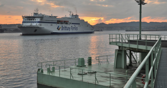 Brittany Ferries-ek probak egiten jarraitzen du Bilboko Portuan GNL erregaiarekin dabilen Salamanca ontzia porturatzeko