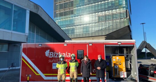 The Port Authority of Bilbao provides the Provincial Council with a container cabin of SCBA for the Bizkaia Fire Service.