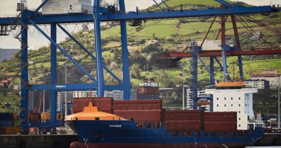 Two routes between Bilbao and the United Kingdom identified as green shipping corridors for the decarbonisation of shipping