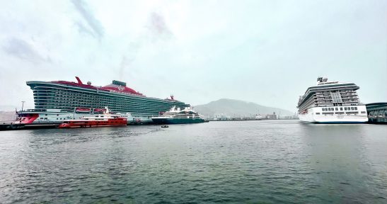 El Puerto de Bilbao recibe hoy en Getxo 4.000 turistas a bordo de cuatro barcos de pasajeros